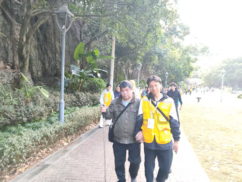 金鸡栈道行  感受自然美