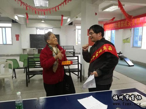 春风送暖      两节慰问